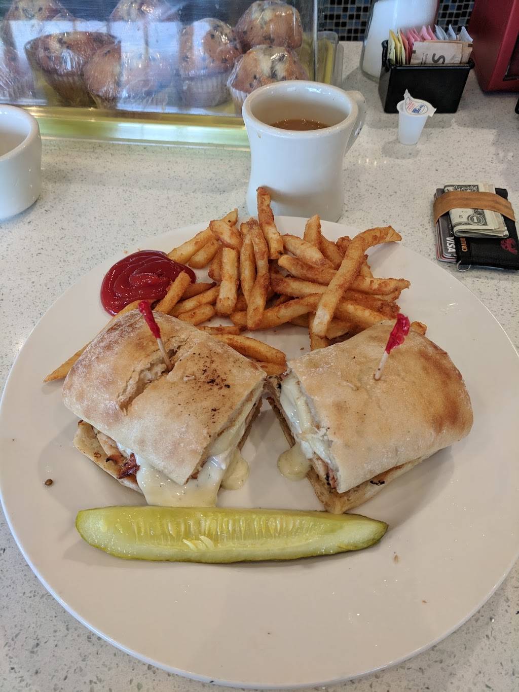 Mugshot Diner | restaurant | 2424 E York St, Philadelphia, PA 19125, USA | 2154262424 OR +1 215-426-2424