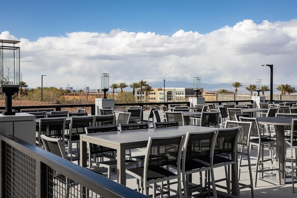 Craggy Range Sports Bar & Grill | restaurant | 200 S Green Valley Pkwy, Henderson, NV 89012, USA | 8337272449 OR +1 833-727-2449