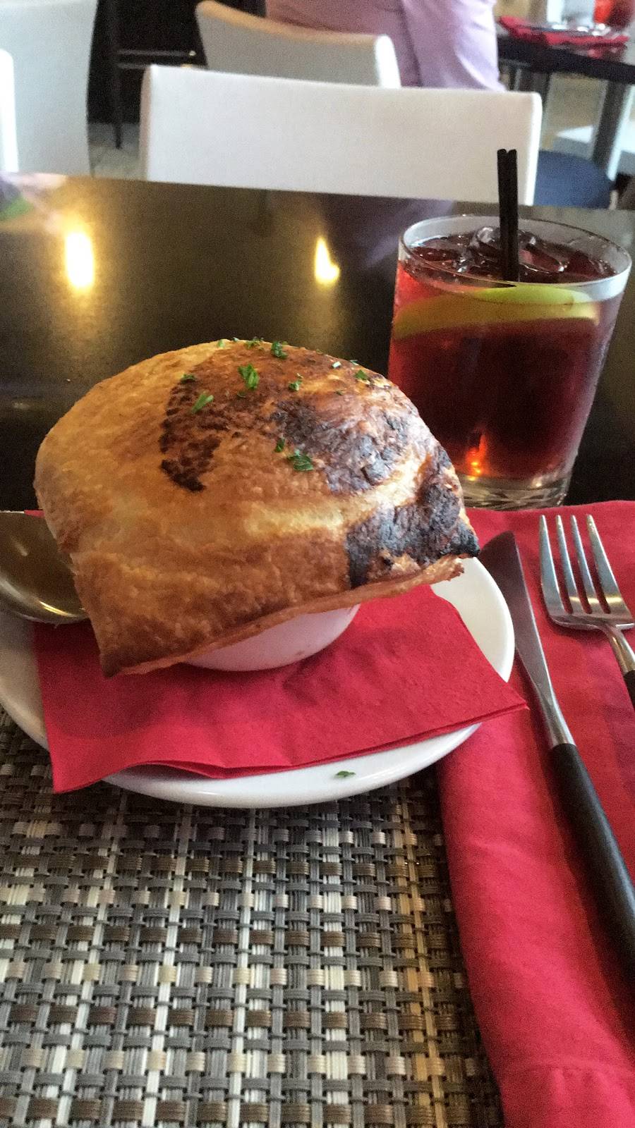 R Bar & Grille | restaurant | 157 W Main St, Decatur, IL 62523, USA | 2173306825 OR +1 217-330-6825