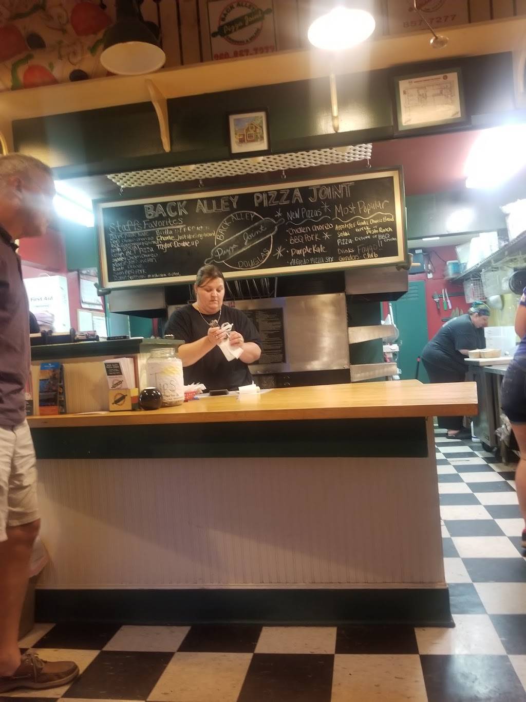 Back Alley Pizza Joint | restaurant | 22 N Main St, Douglas, MI 49406, USA | 2698577277 OR +1 269-857-7277