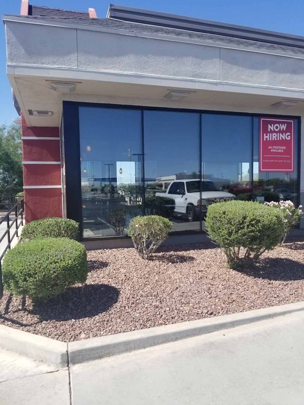 Jack in the Box | restaurant | 10685 S Fortuna Rd, Yuma, AZ 85367, USA | 9283051901 OR +1 928-305-1901