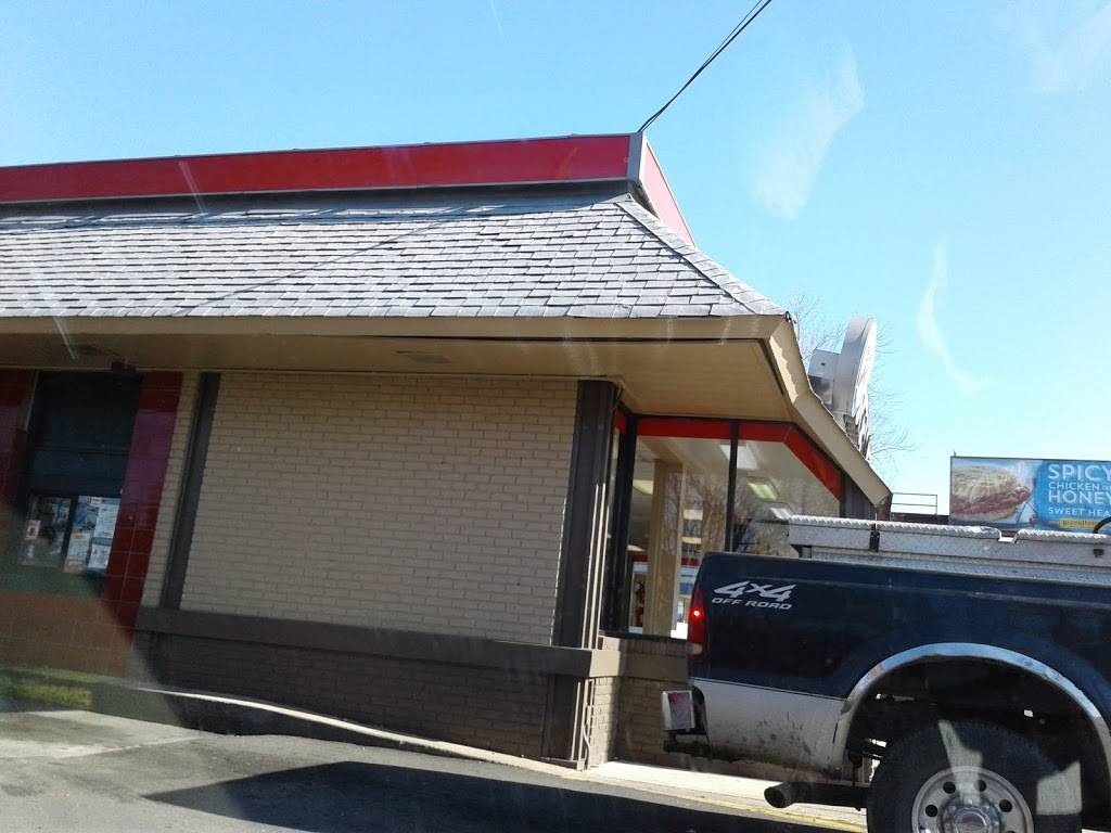 Burger King | restaurant | 2341 S Maple St, Burlington, NC 27215, USA | 3362279324 OR +1 336-227-9324