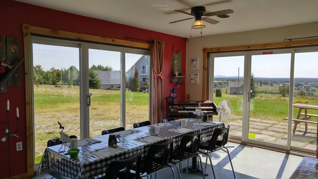 Restaurant Lorrizon | restaurant | 325 Route De LEglise, Saint-Claude, QC J0B 2N0, Canada | 8198452332 OR +1 819-845-2332