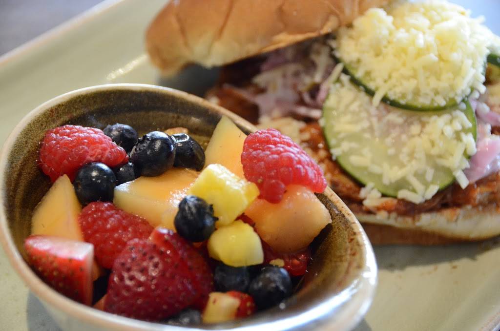 Tin Roost | restaurant | 840 W Penn St, North Liberty, IA 52317, USA | 3196262331 OR +1 319-626-2331