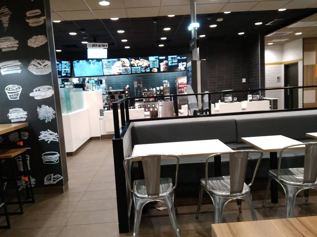 McDonalds | cafe | 2800 S Bay St, Eustis, FL 32726, USA | 3523575588 OR +1 352-357-5588
