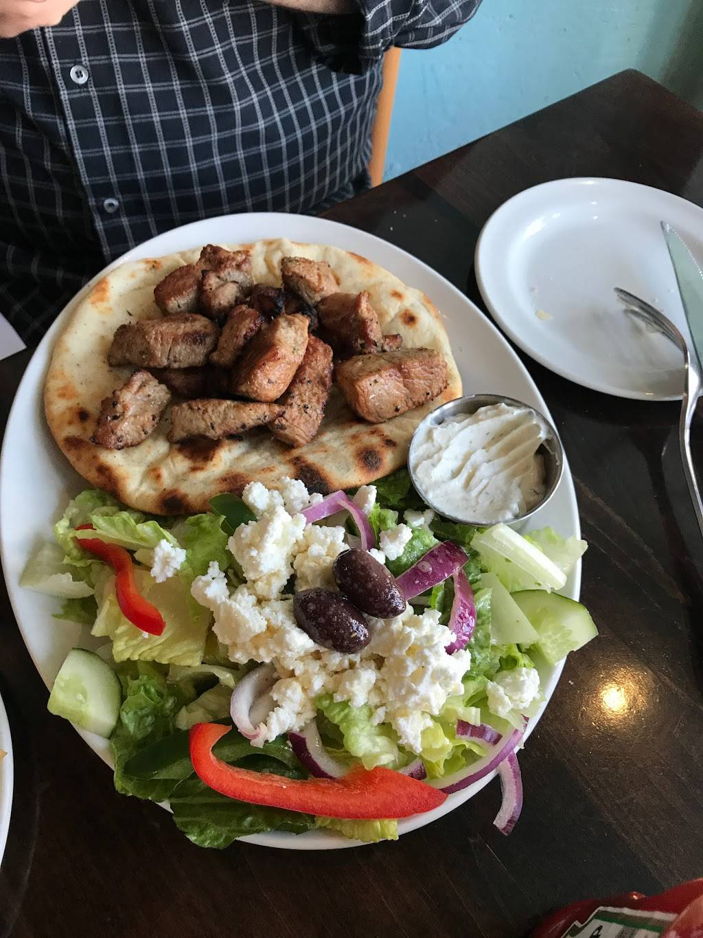 Karbouzi | restaurant | 2048 Avenue Rd, North York, ON M5M 4A6, Canada | 4164833846 OR +1 416-483-3846