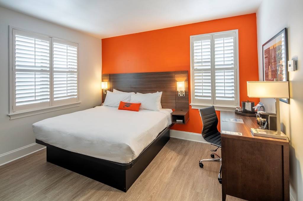 Scholar Hotel Syracuse | restaurant | 1060 E Genesee St, Syracuse, NY 13210, USA | 3154764212 OR +1 315-476-4212