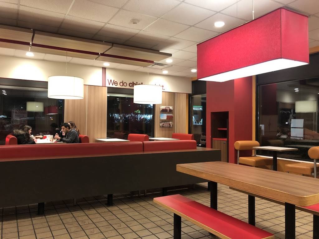 KFC | restaurant | 501 W Liberty St, Wauconda, IL 60084, USA | 8475260664 OR +1 847-526-0664