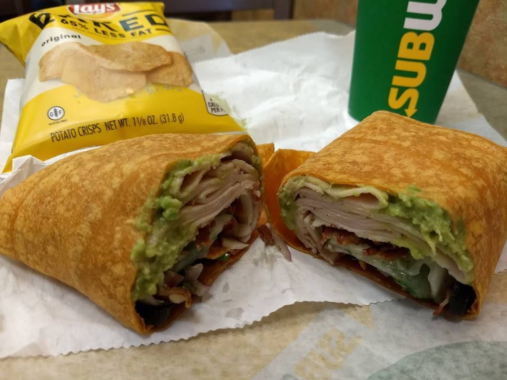 Subway Restaurants | restaurant | 817 E Bloomingdale Ave Unit 1017 Bloomingdale, Square, Brandon, FL 33511, USA | 8136856178 OR +1 813-685-6178
