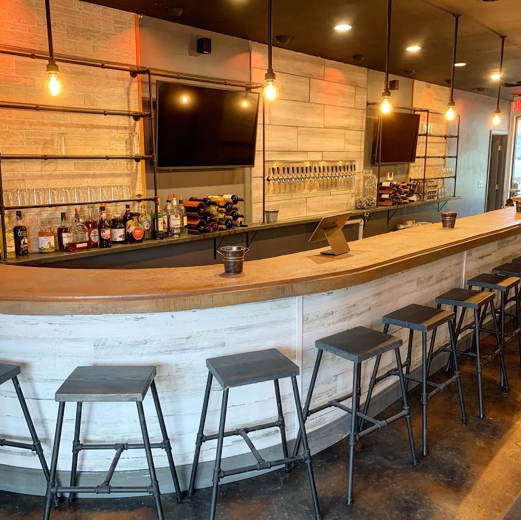 Fistful of Ale | restaurant | 2708 Paoli Pike Ste G, New Albany, IN 47150, USA | 8129611384 OR +1 812-961-1384