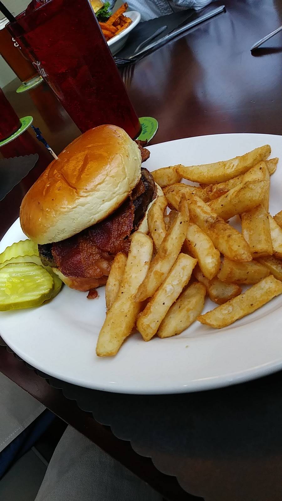 36 Town Grill & Tap | restaurant | 42 Town St, Norwich, CT 06360, USA | 8609498878 OR +1 860-949-8878