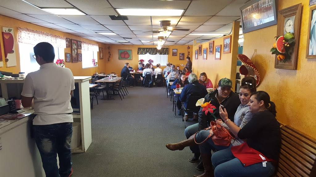 Juanas Mexican Restaurant | restaurant | 709 Jim Thorpe Blvd, Prague, OK 74864, USA | 4055670036 OR +1 405-567-0036