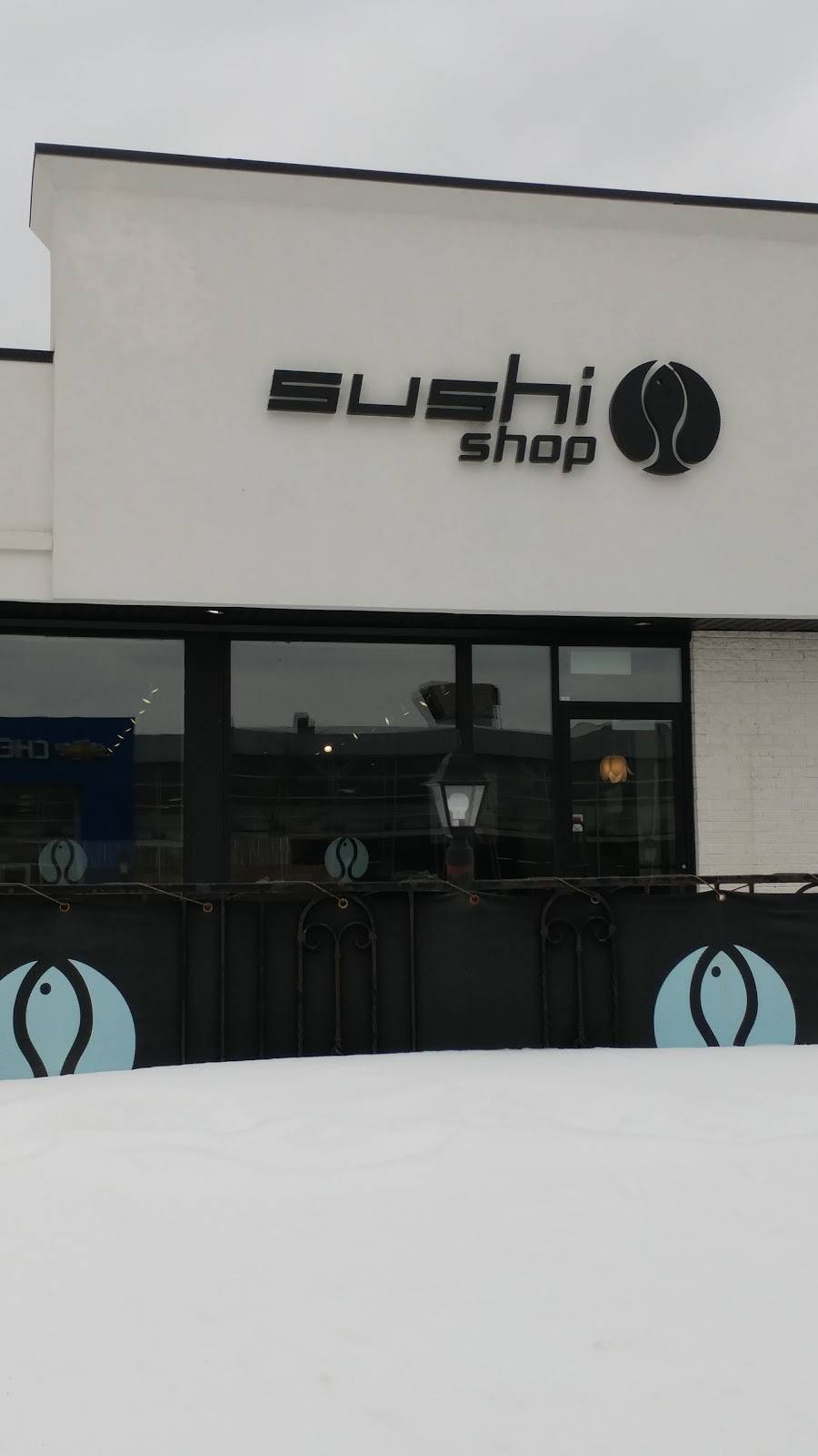 Sushi Shop | restaurant | 8061 Boulevard Newman, LaSalle, QC H8N 2N9, Canada | 5145950777 OR +1 514-595-0777