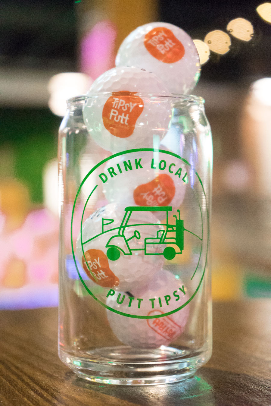 Tipsy Putt | restaurant | 5690 Bay St, Emeryville, CA 94608, USA | 5103568222 OR +1 510-356-8222