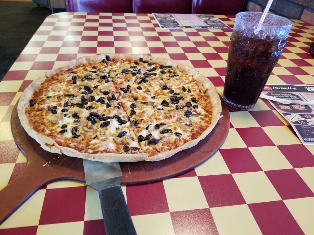 Pizza Hut | restaurant | 2001 Midland Trail, Shelbyville, KY 40065, USA | 5026330994 OR +1 502-633-0994