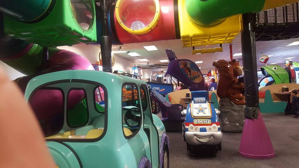 Chuck E. Cheeses | restaurant | 1126 W Valley Pkwy, Escondido, CA 92025, USA | 7607386114 OR +1 760-738-6114