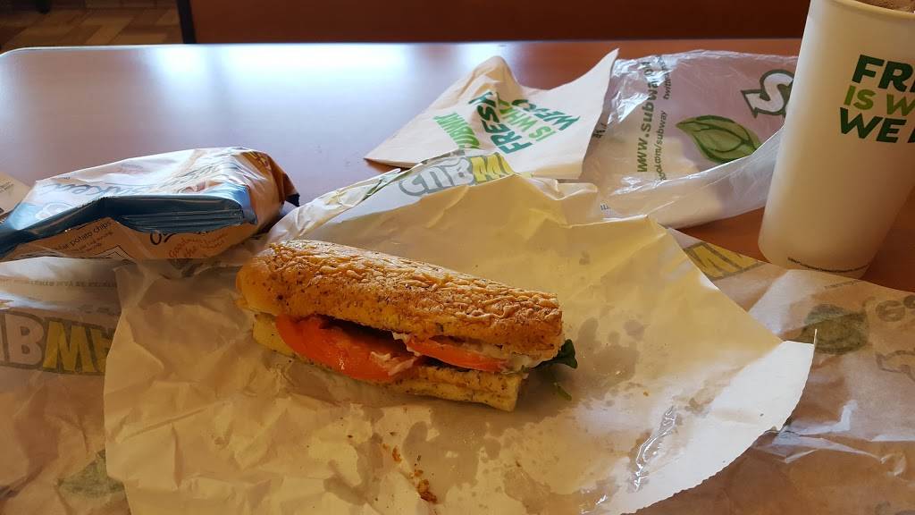 Subway | restaurant | 3225 Avent Ferry Rd, Raleigh, NC 27606, USA | 9198592121 OR +1 919-859-2121
