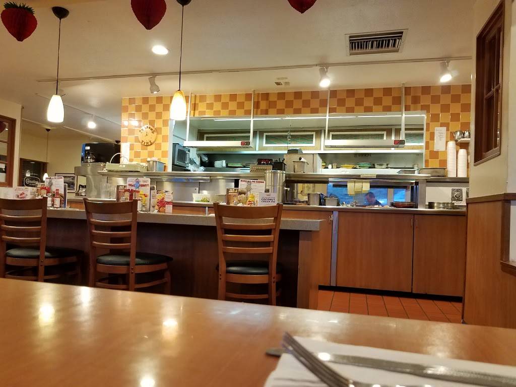 Carrows Restaurants | restaurant | 2401 E Harbor Blvd, Ventura, CA 93001, USA | 8056423780 OR +1 805-642-3780