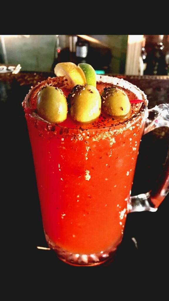 SmokeHouse Bar & Grill | restaurant | 38743 CA-99, Kingsburg, CA 93631, USA | 5598978000 OR +1 559-897-8000