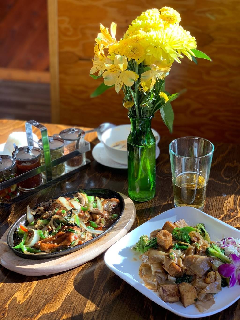 Thai On Ski Run | restaurant | 1169 Ski Run Blvd #6, South Lake Tahoe, CA 96150, USA | 5304208424 OR +1 530-420-8424