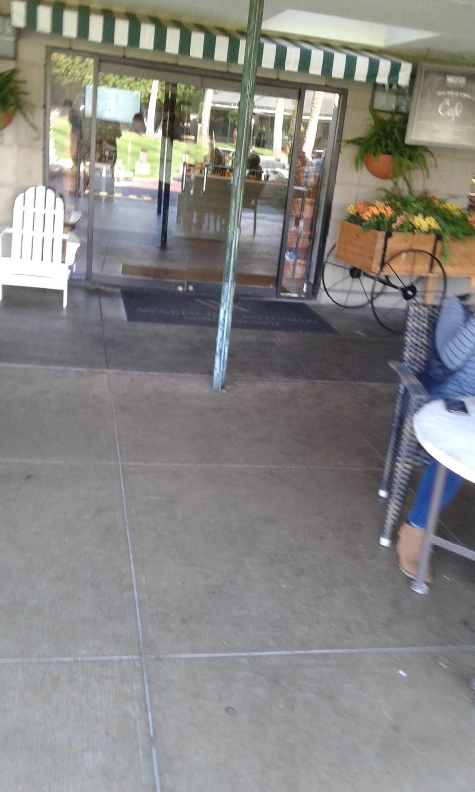 The Cafe | restaurant | 2400 E Missouri Ave, Phoenix, AZ 85016, USA | 6023817632 OR +1 602-381-7632