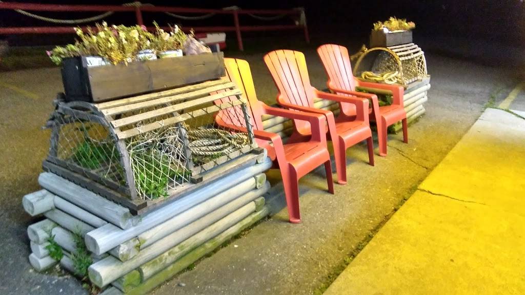 Charlottes Legendary Lobster Pound | meal takeaway | 465 Seawall Rd, Southwest Harbor, ME 04679, USA | 2072448021 OR +1 207-244-8021