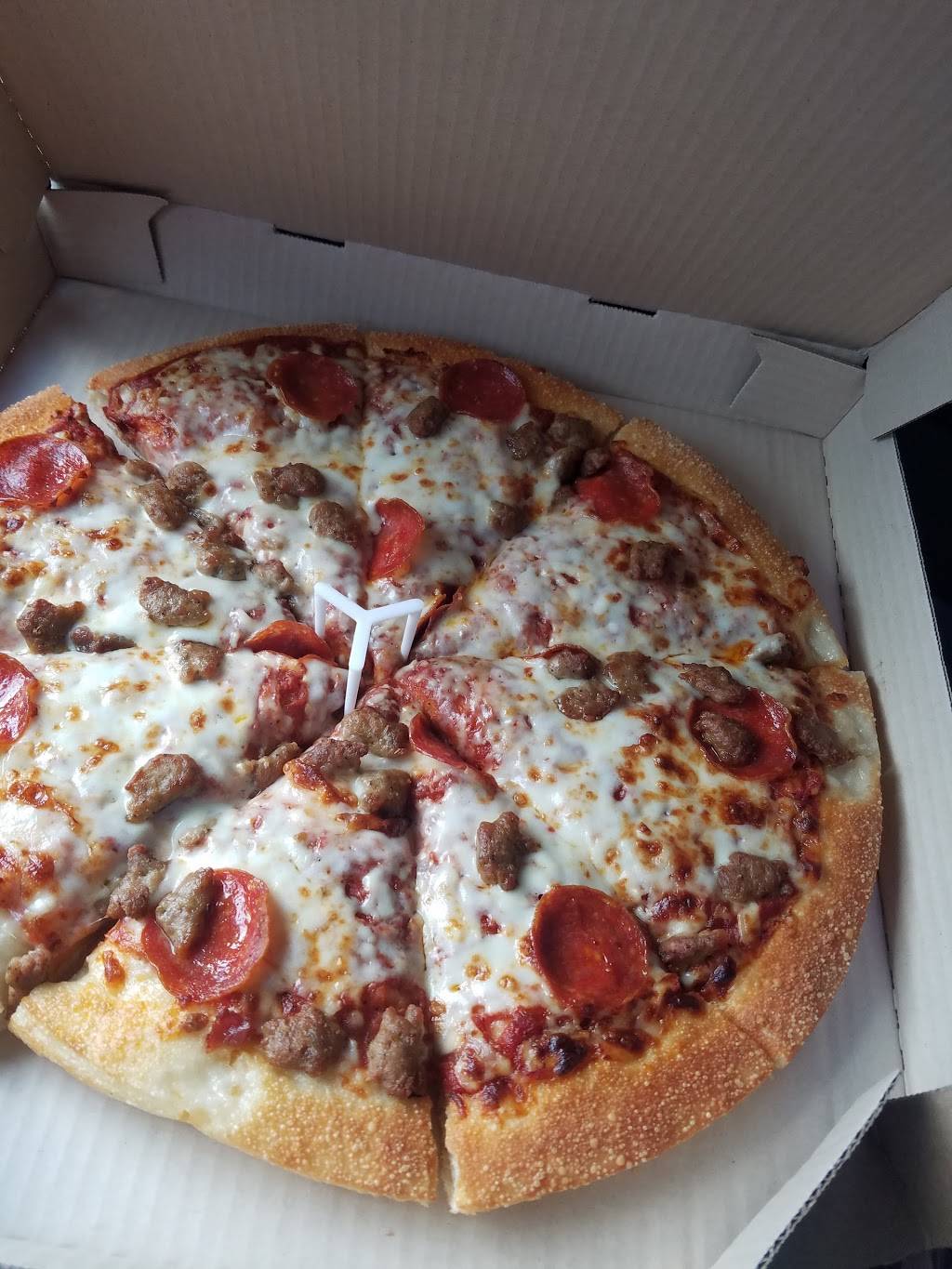 Pizza Hut | meal takeaway | 2142 Jacksboro Pike, LaFollette, TN 37766, USA | 4235625689 OR +1 423-562-5689