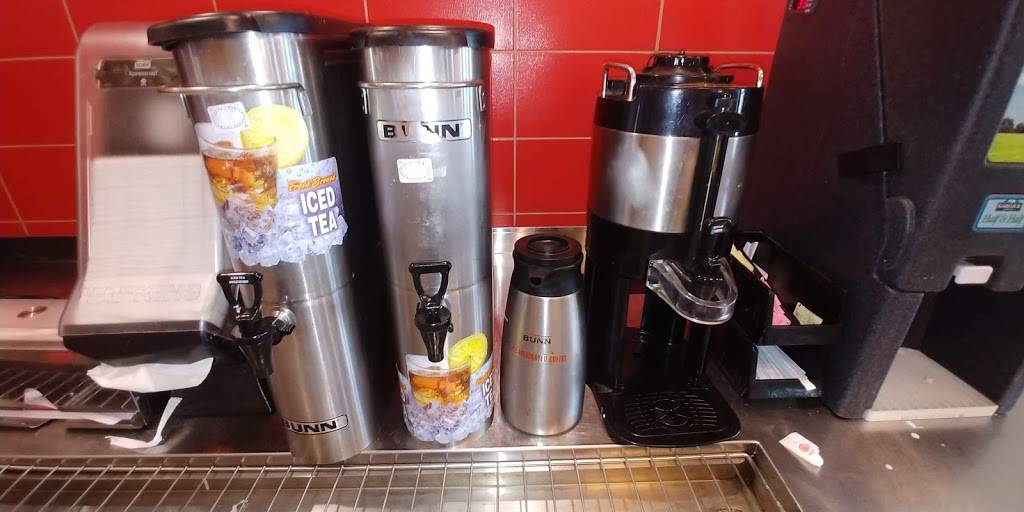 Burger King | restaurant | ME Turnpike South MM 56, Cumberland, ME 04021, USA | 2072451576 OR +1 207-245-1576