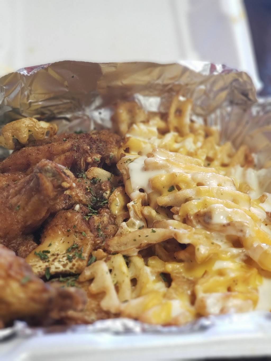 Wingz University | restaurant | Lakeland, FL 33801, USA | 8634502552 OR +1 863-450-2552