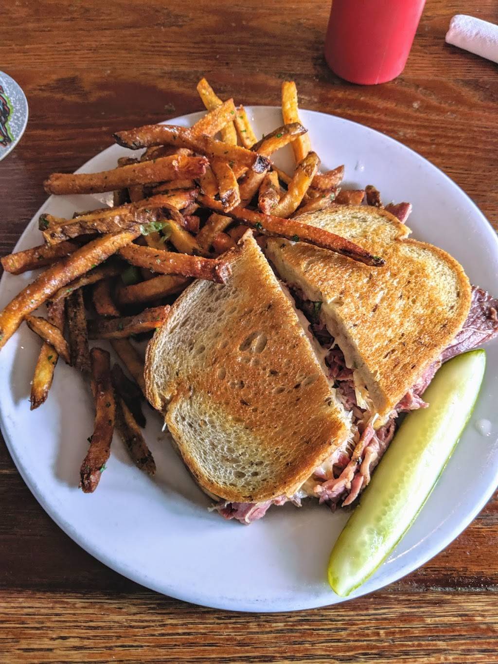 XYZ the Tavern | restaurant | 6419 Detroit Ave, Cleveland, OH 44102, USA | 2167061104 OR +1 216-706-1104