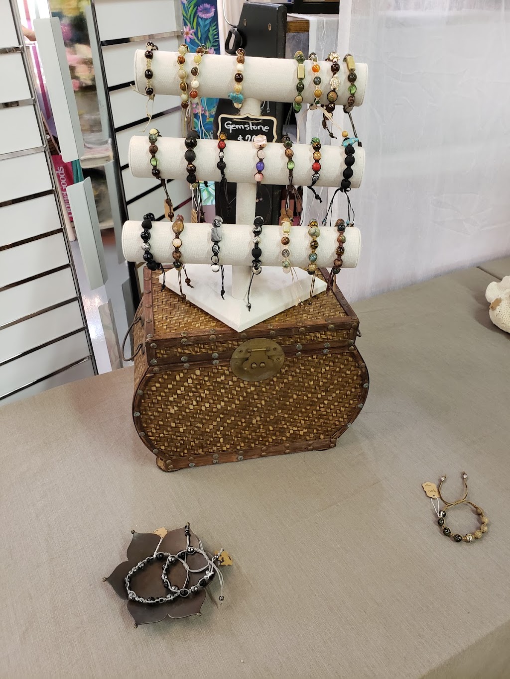 The Bazaar on Apricot & Lime | shopping mall | 821 Apricot Ave, Sarasota, FL 34237, USA | 9414451938 OR +1 941-445-1938