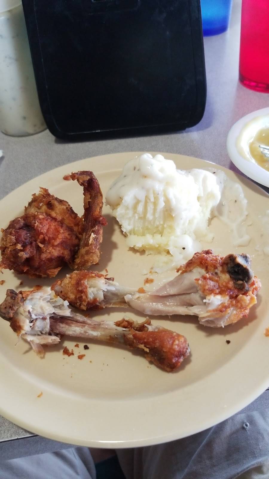 Sandy’s Place Restaurant | restaurant | Cape Girardeau Regional Airport, 860 Limbaugh Dr #63780, Scott City, MO 63780, USA | 5733340800 OR +1 573-334-0800