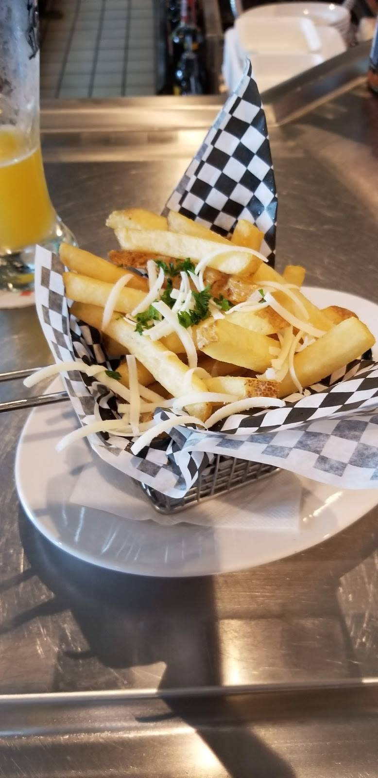 The Distillery Restaurant DeWitt | restaurant | 3112 Erie Blvd E, Syracuse, NY 13214, USA | 3154492337 OR +1 315-449-2337