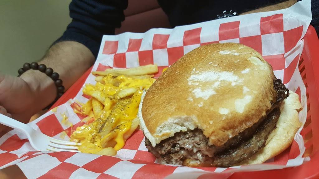 Vassis Drive-In | restaurant | 1666 Main St, Hellertown, PA 18055, USA | 6108381877 OR +1 610-838-1877