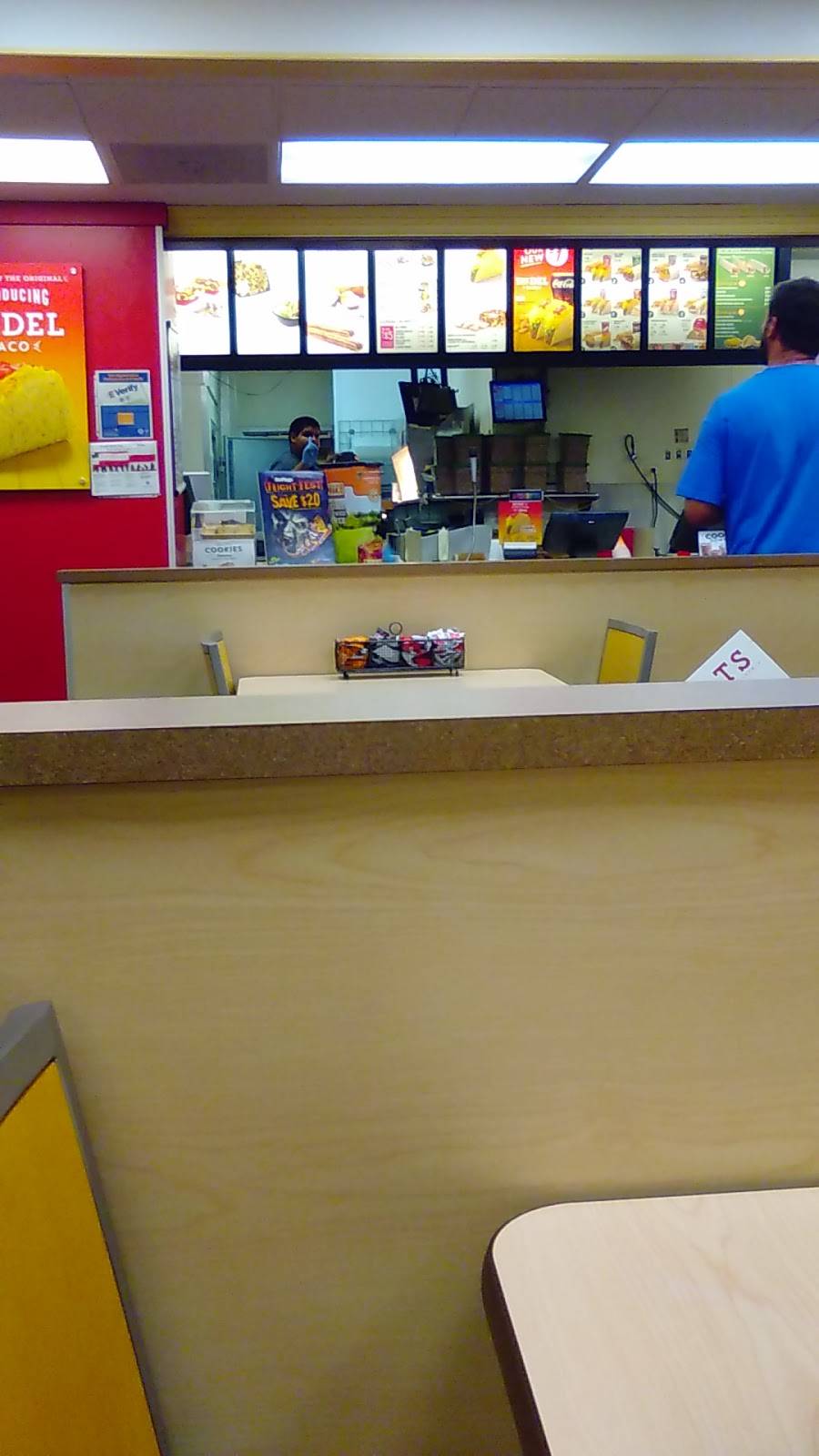 Del Taco | meal takeaway | 1037 E Bobier Dr, Vista, CA 92084, USA | 7609458294 OR +1 760-945-8294