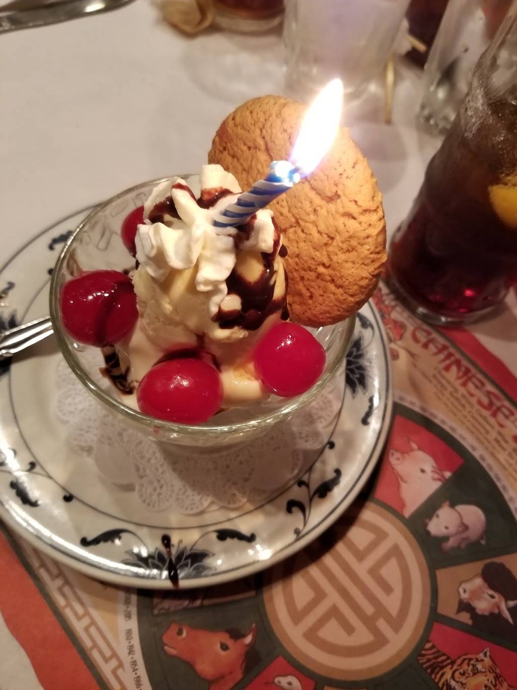 Emperor of China | restaurant | 1010 E Brady St, Milwaukee, WI 53202, USA | 4142718889 OR +1 414-271-8889