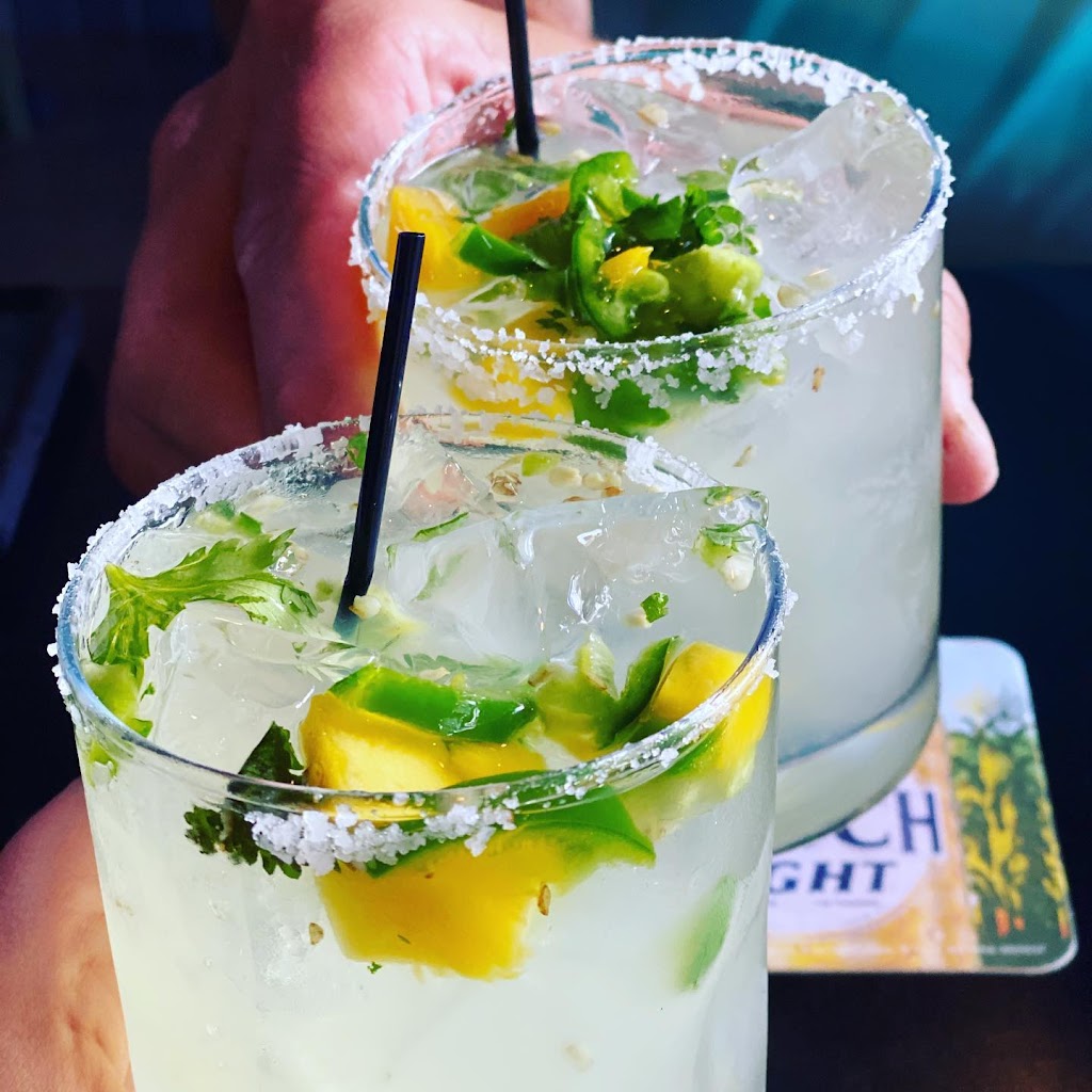 La Cantinita LLC | night club | 240 E Simmons St, Galesburg, IL 61401, USA | 3093517716 OR +1 309-351-7716