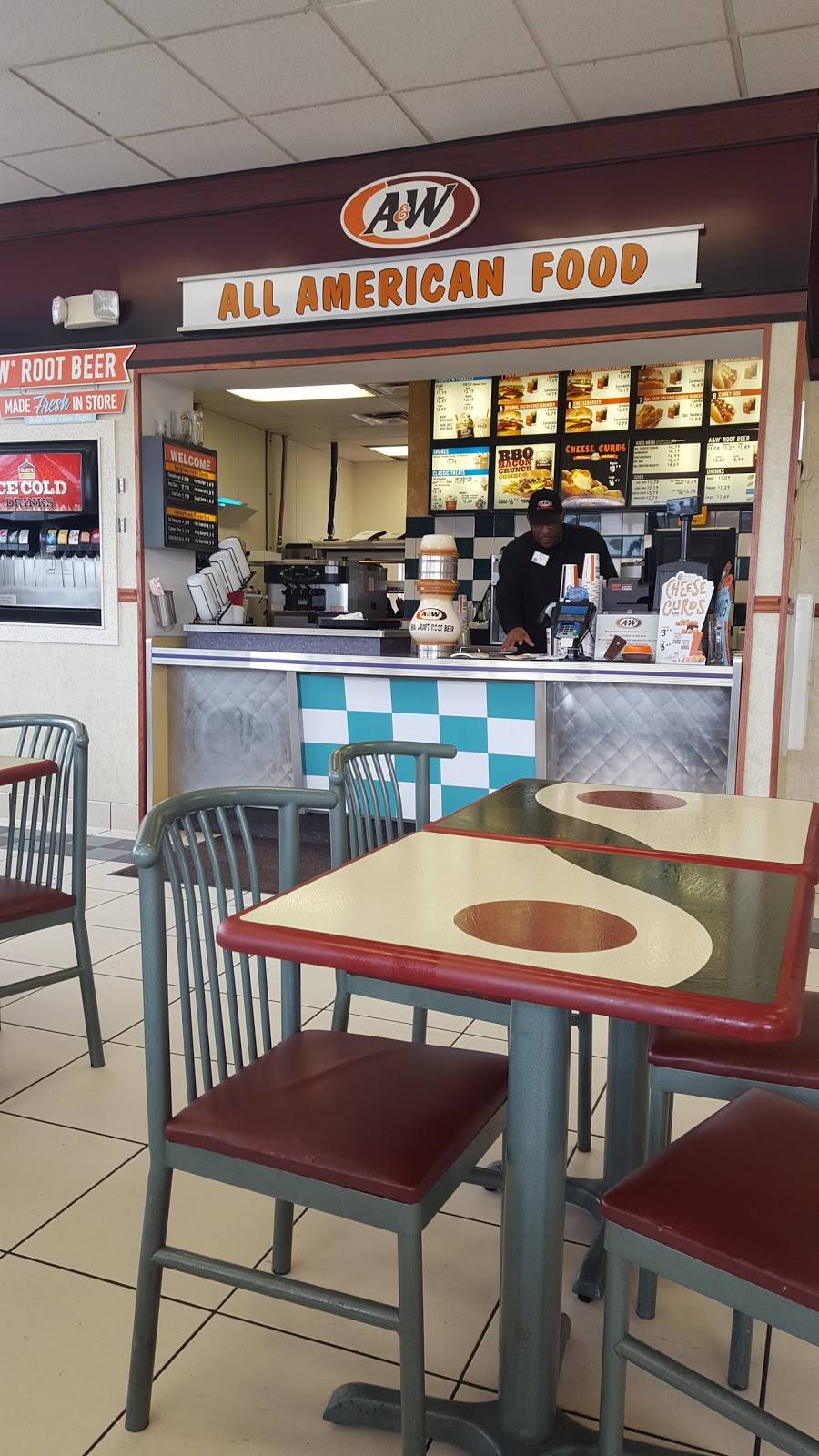 A&W Restaurant | restaurant | 9125 Atlantic Dr SW, Cedar Rapids, IA 52404, USA | 3196324649 OR +1 319-632-4649