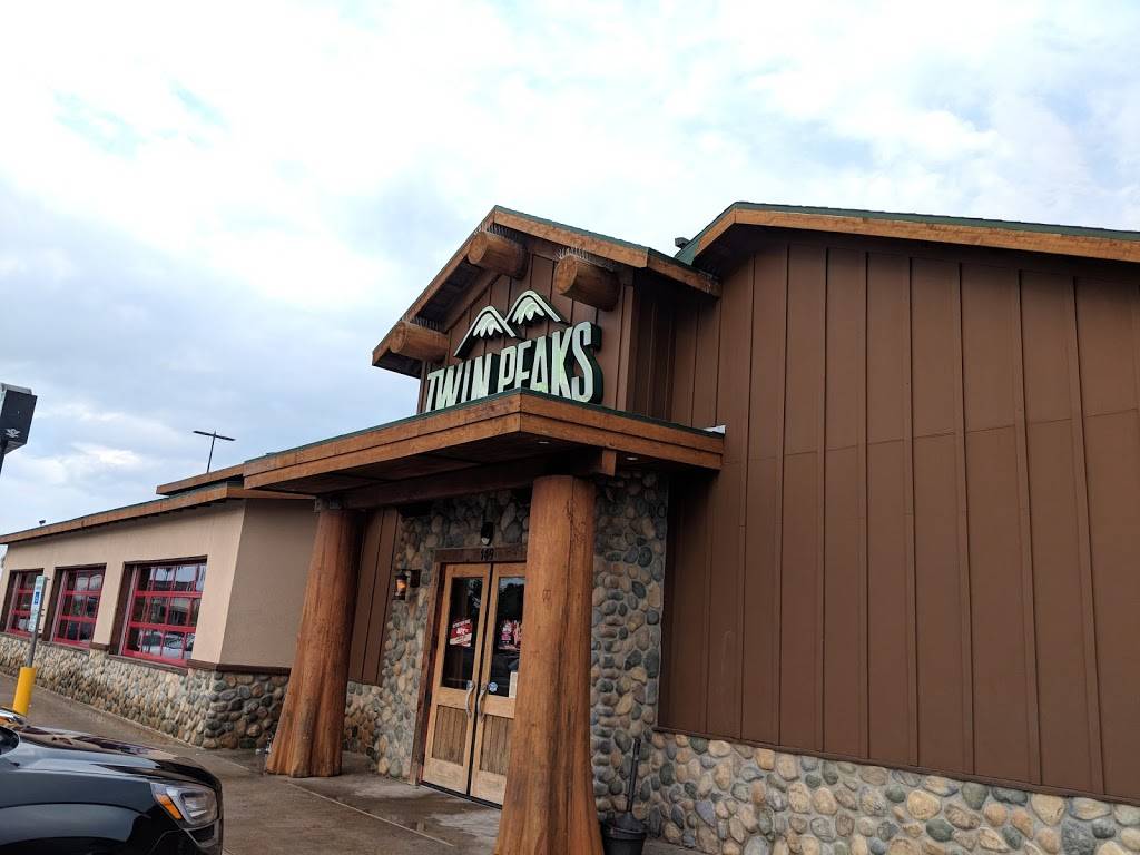 Twin Peaks Restaurant | restaurant | 5425 S Padre Island Dr #149, Corpus Christi, TX 78411, USA | 3619927325 OR +1 361-992-7325