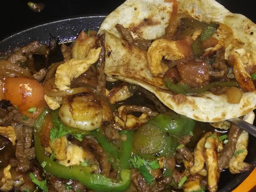 El Patron Express | restaurant | 3850 Blackhawk Road H5 & H7, Rock Island, IL 61201, USA | 3095580002 OR +1 309-558-0002