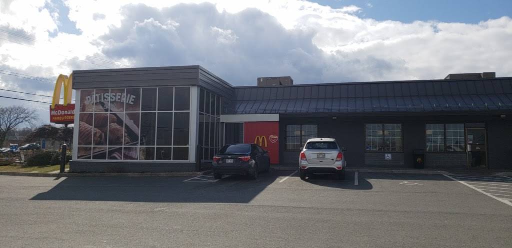 McDonalds | cafe | 75 Rue Simonds N, Granby, QC J2J 1L7, Canada | 4507777846 OR +1 450-777-7846