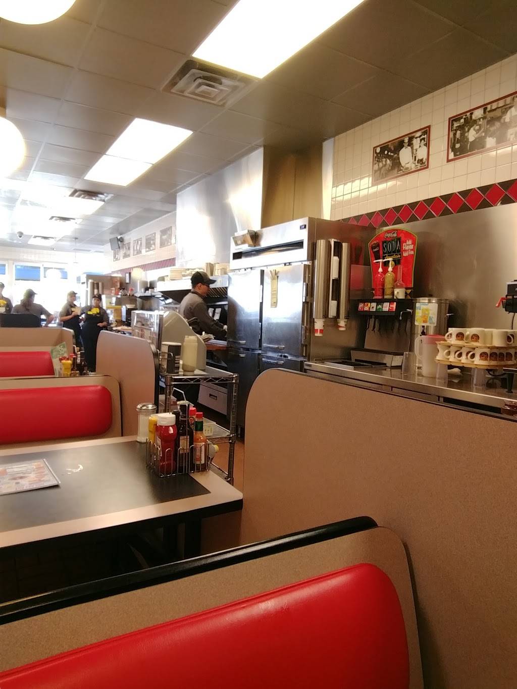 Waffle House | meal takeaway | 2448 Carolina Beach Rd, Wilmington, NC 28401, USA | 9107638337 OR +1 910-763-8337