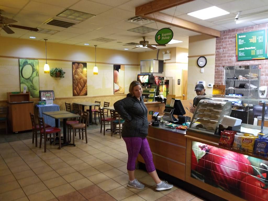 Subway | restaurant | 1611 Lehigh St, Allentown, PA 18103, USA | 6107977515 OR +1 610-797-7515