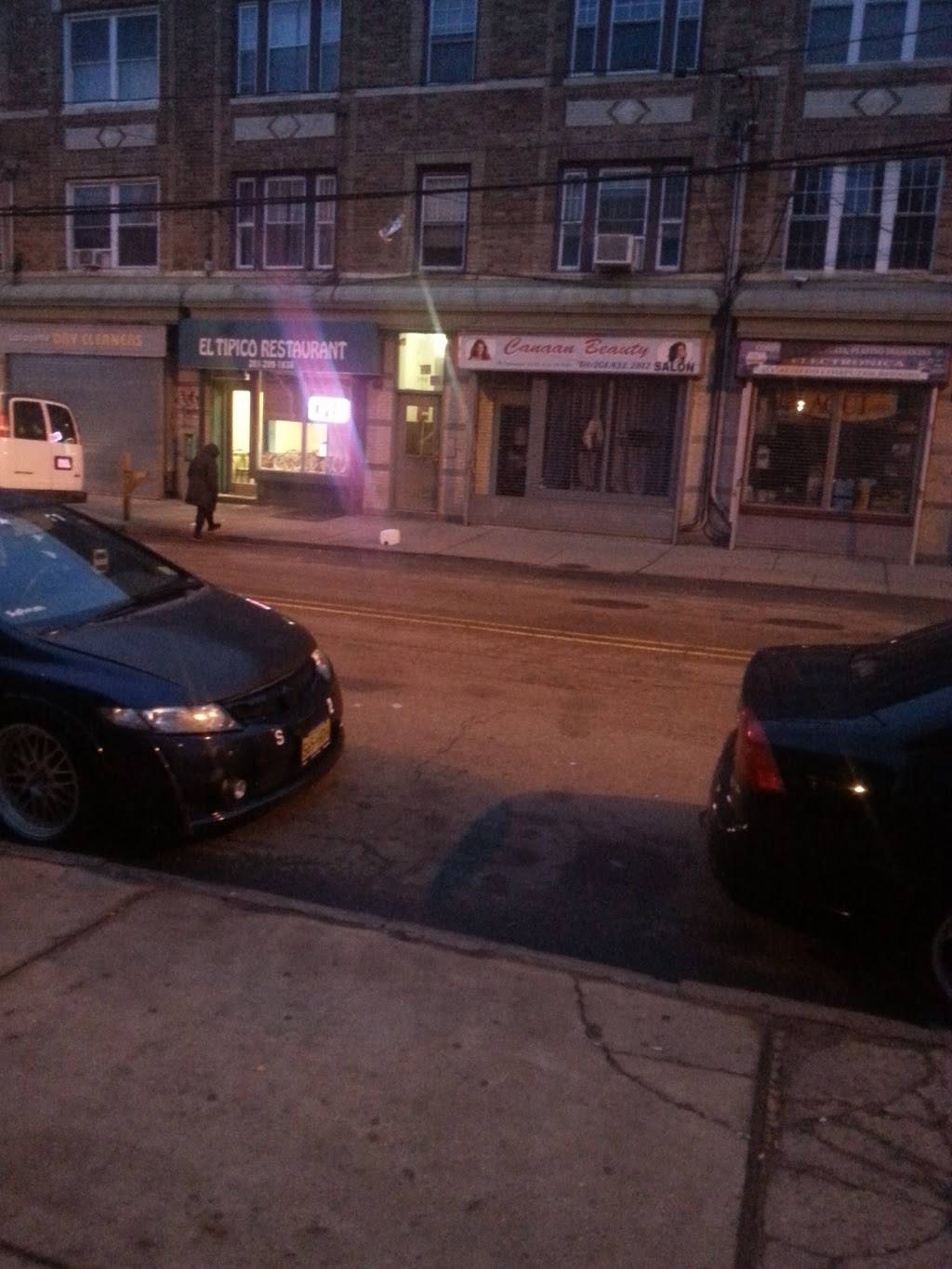 El Tipico | restaurant | 390 Communipaw Ave, Jersey City, NJ 07304, USA | 2012091838 OR +1 201-209-1838