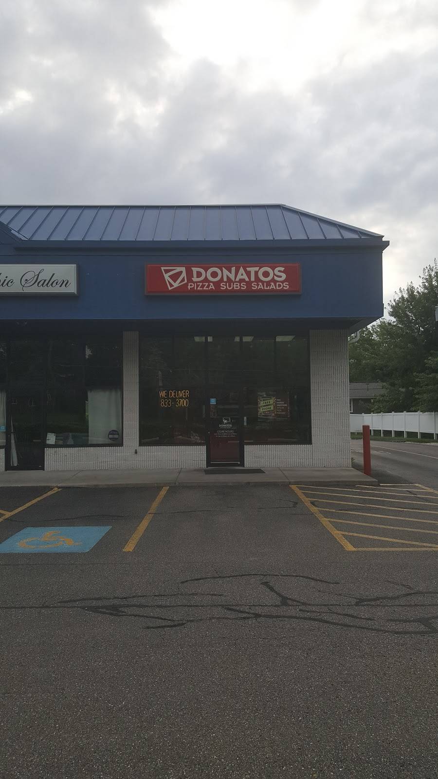 Donatos Pizza | restaurant | Suite D, 3464 Wales Ave NW Suite D, Massillon, OH 44646, USA | 3308333700 OR +1 330-833-3700
