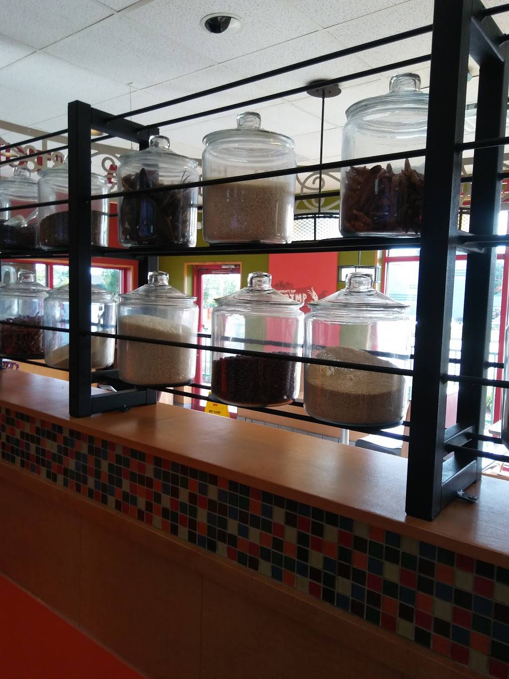 Popeyes Louisiana Kitchen | restaurant | 5581 Warrensville Center Rd, Maple Heights, OH 44137, USA | 2163320770 OR +1 216-332-0770