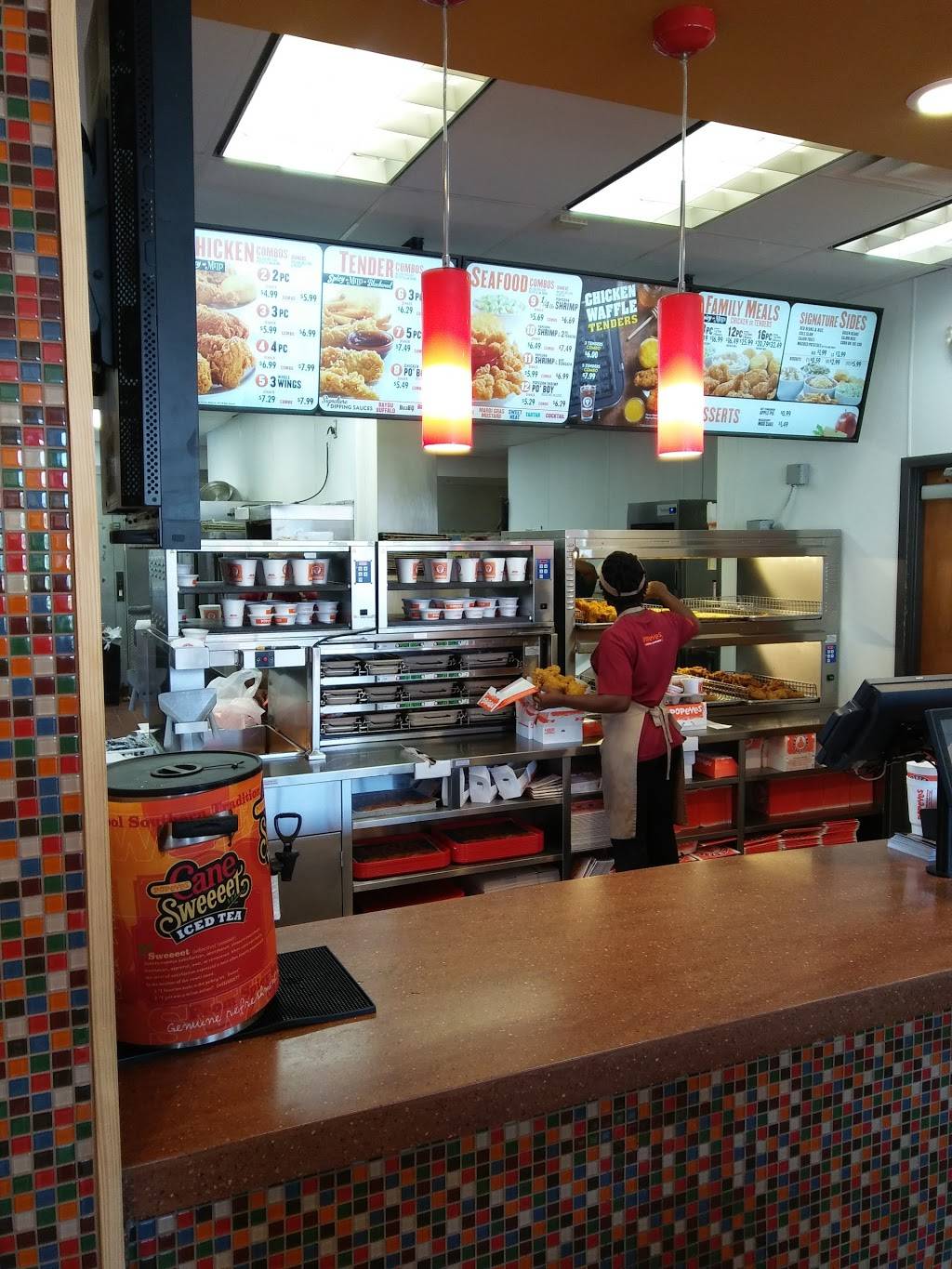 Popeyes Louisiana Kitchen | restaurant | 8350 W Judge Perez Dr, Chalmette, LA 70043, USA | 5042716277 OR +1 504-271-6277