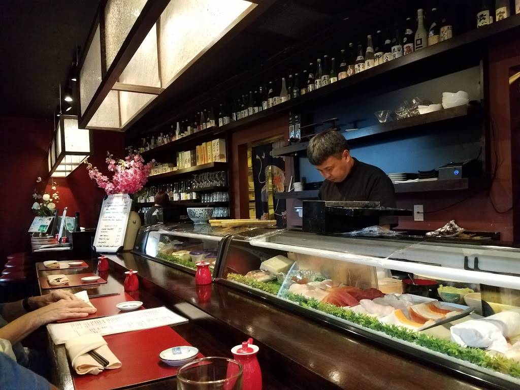 Naomi Sushi | restaurant | 4211, 1328 El Camino Real, Menlo Park, CA 94025, USA | 6503216902 OR +1 650-321-6902