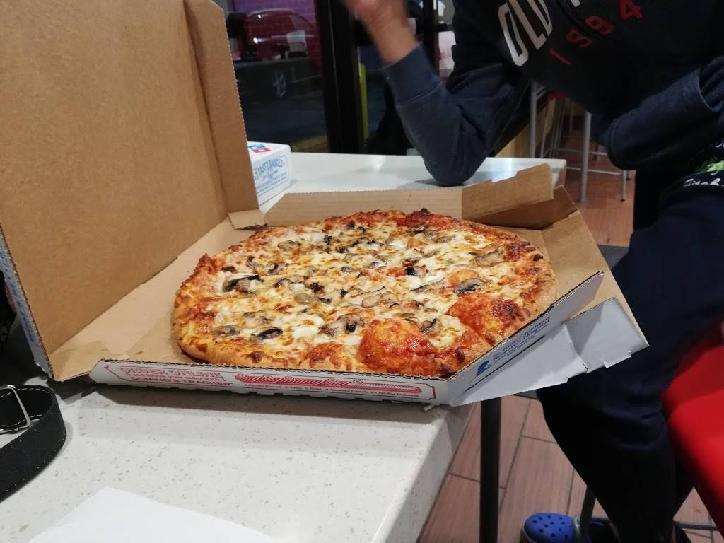 Dominos Pizza | meal delivery | 7220 Sunset Blvd, Los Angeles, CA 90046, USA | 3233807711 OR +1 323-380-7711