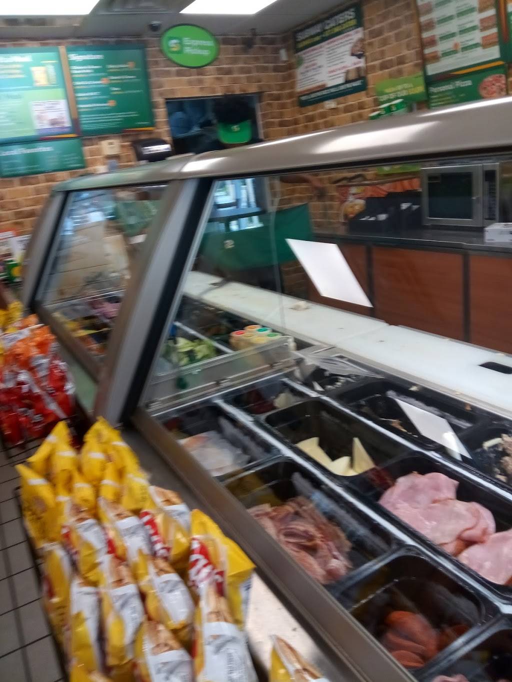 Subway | meal takeaway | 965 NE 125th St, North Miami, FL 33161, USA | 3058957511 OR +1 305-895-7511